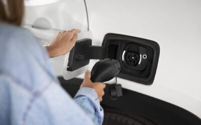 Condomínios estão começando a contratar locadoras para carro elétrico: mas preço surpreende